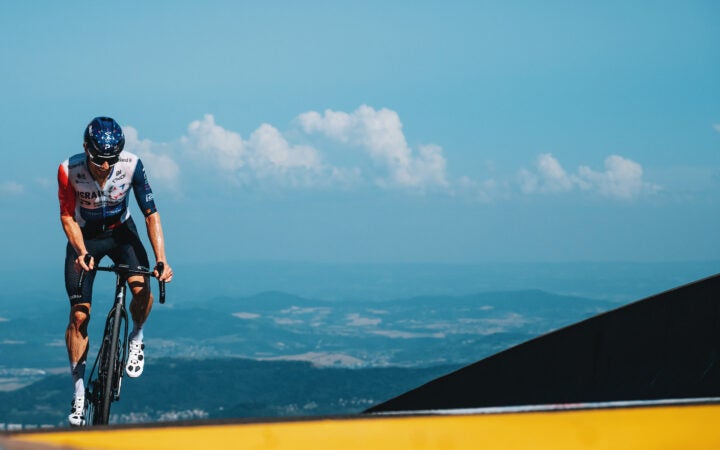 Michael Woods winning the Puy de Dôme STage 9 TDF 2023